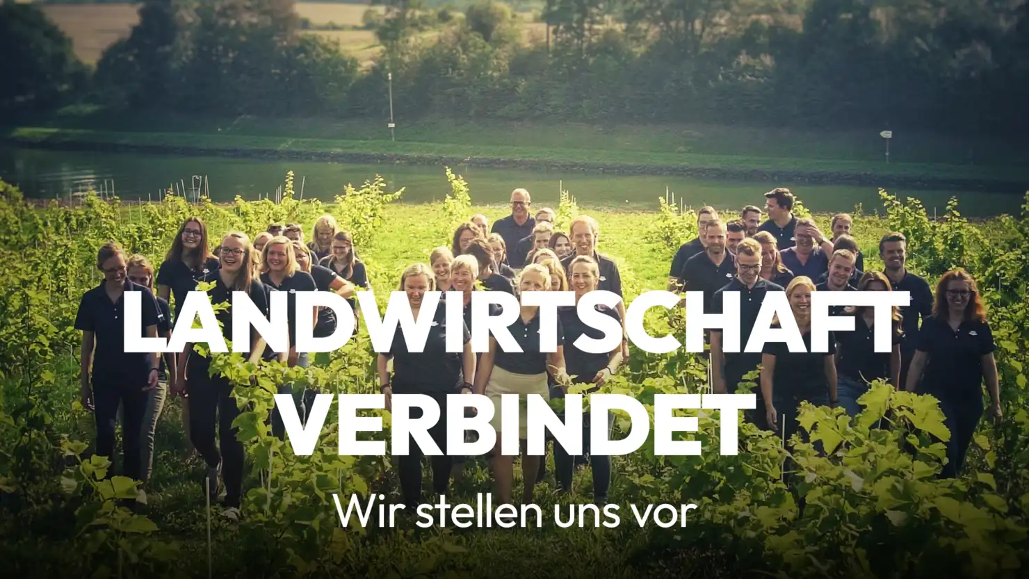 Ein Foto der Mitarbeitenden der KBB in einem Weinberg